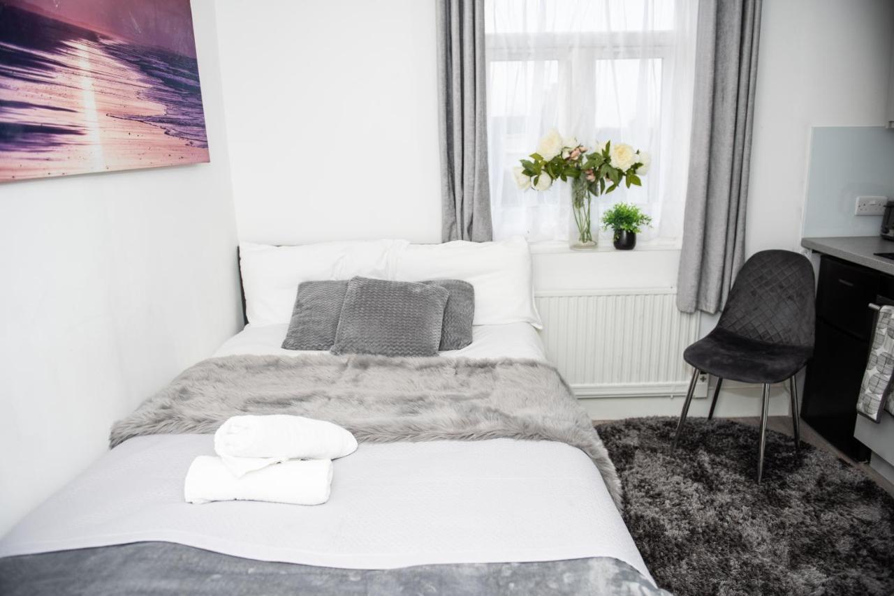 Small But Cozy Studio, Great Tube Connection Лондон Экстерьер фото